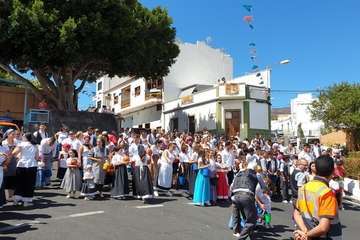Undécima edición de la Traída Infantil del Agua en Lomo Magullo (Foto TA y Francisco Javier Santana)